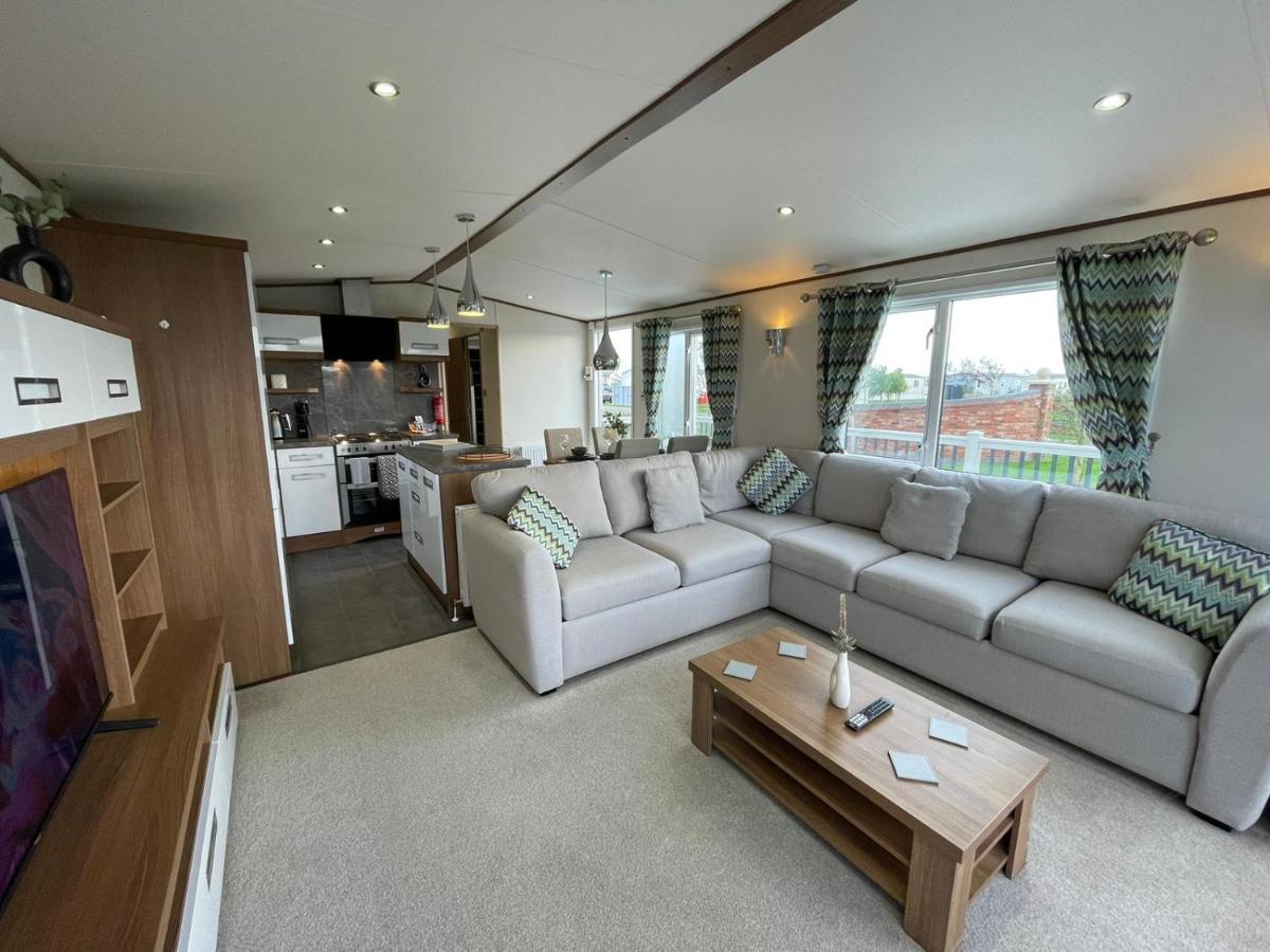 Golden Anchor - The Milano - Coastal Caravan Breaks Chapel Saint Leonards Exterior photo